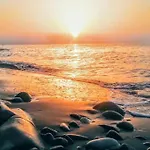 Nefeli Sea Side, Boutique