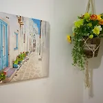 Nefeli Sea Side, Boutique