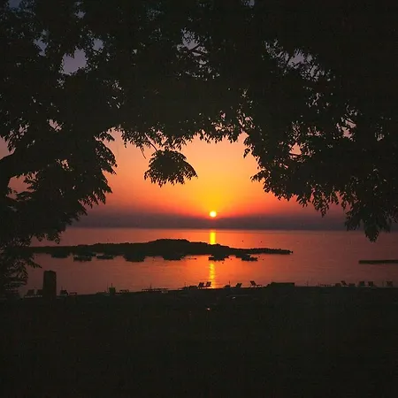 Nefeli Sea Side, Boutique *