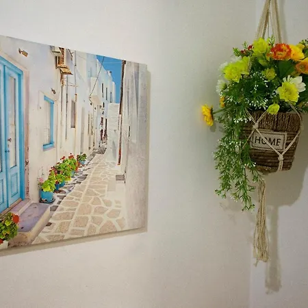 Nefeli Sea Side, Boutique