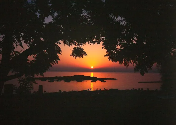 Nefeli Sea Side, Boutique *