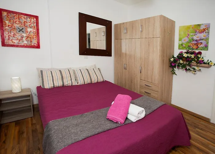 Nefeli Sea Side, Boutique *