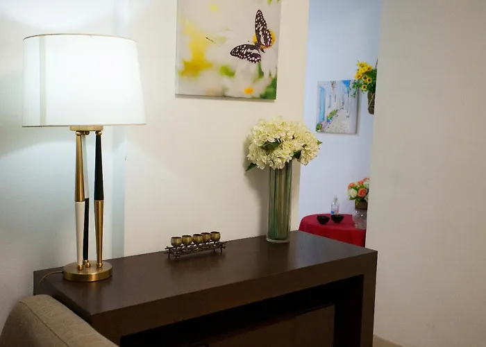 Nefeli Sea Side, Boutique